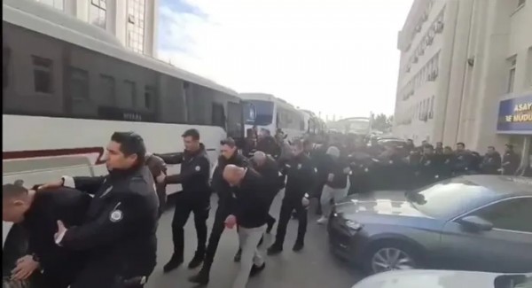 SGK'lı gösterip fuhuşa zorladılar! Tarihinin en büyük operasyonu